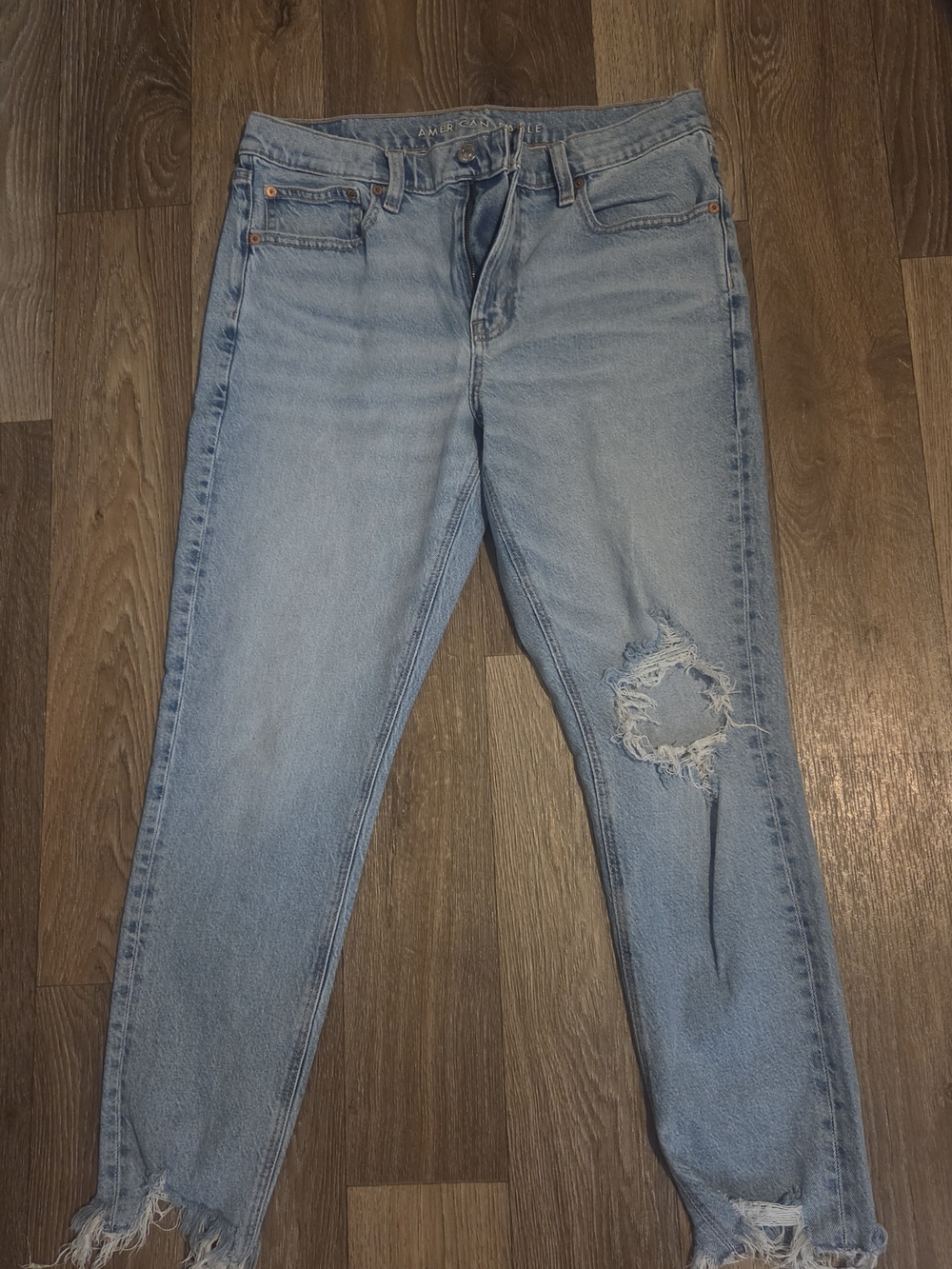 American Eagle Outfitters Light Wash Distressed Boyfriend Jeans